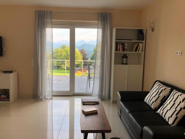 Velden View Ferienwohnung Mit Grosser Sonnenterrasse Und See- Und Karawankenblick Velden am Wörthersee Dış mekan fotoğraf